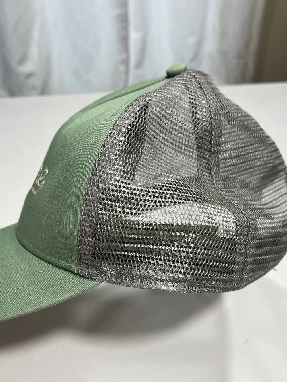 Dakine Script Logo Trucker Hat Sage Green Gray Mesh Snapback Adjustable